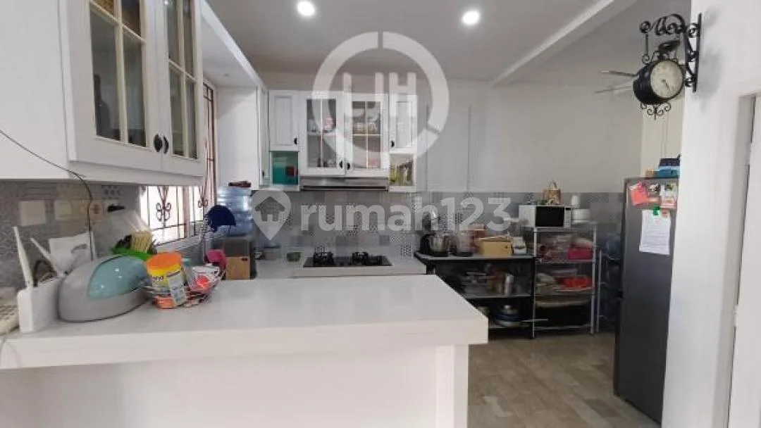 House In Residential Area, Well Maintained, Semi Furnished, Near To Jimbaran Beach, Ayana Resort Bali And Samasta Lifestyle Village - Image 3 of 4