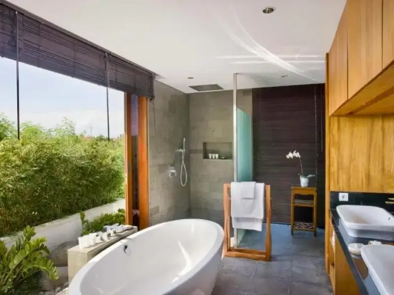 Villa Luxury Batubelig Seminyak Bali - Image 2 of 10