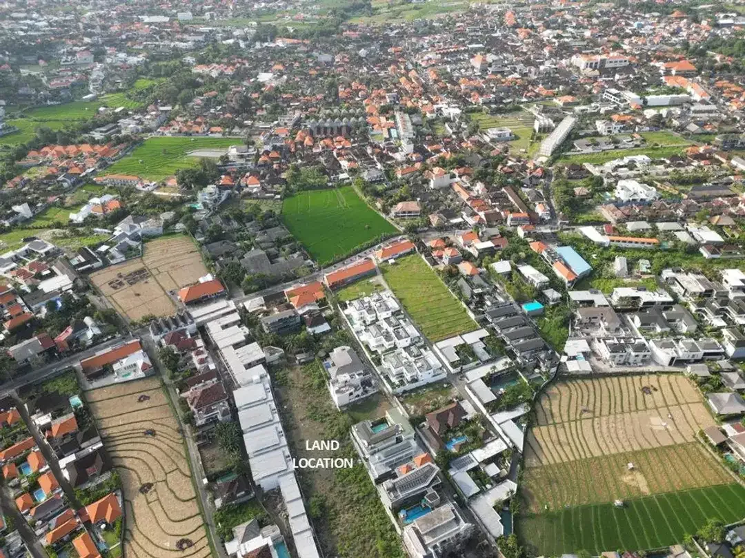 LAND PRIME AND STRATEGIC LOCATION CLOSED LIGA TENIS AT UMALAS KEROBOKAN - Image 2 of 4