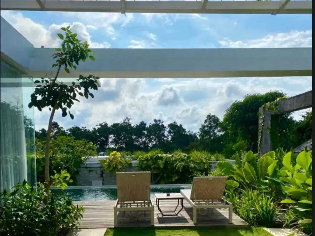 Dijual Villa Uluwatu Bali kolam renang full furnished 3,85 Milyar - Image 2 of 4