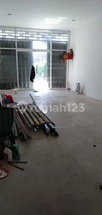 Ruko 3 Lantai Area Sesetan Cocok untuk Usaha - Image 2 of 4