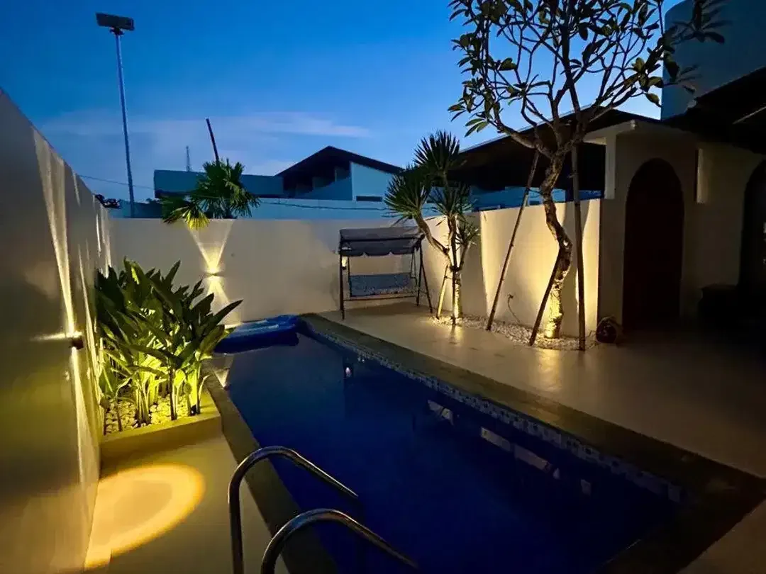 Dijual vila mewah bangunan baru furnished siap huni di Jalan Dharmawangsa Nusa Dua Bali - Image 8 of 10