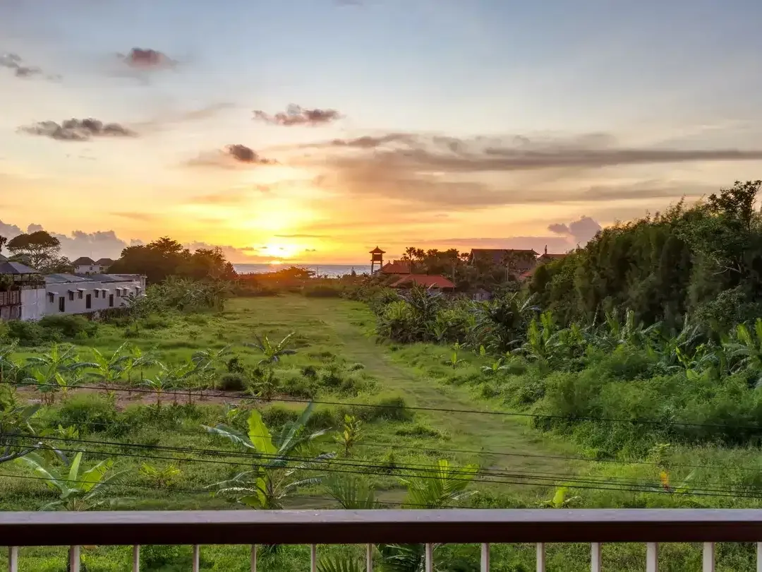 Luxury Villa in Secure Complex, Walking Distance to The Beach - Image 9 of 10