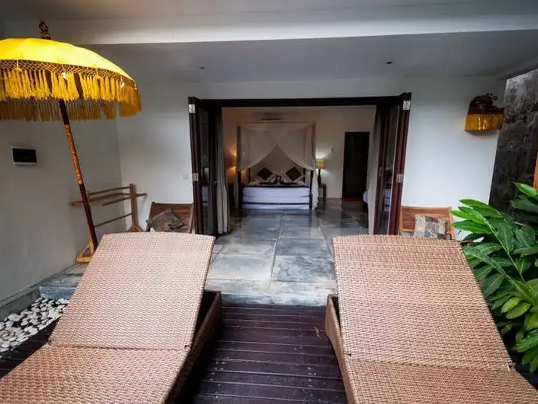 Luxurious 5-Bedroom Villa with Magnificent Pool in Seminyak - Image 9 of 10