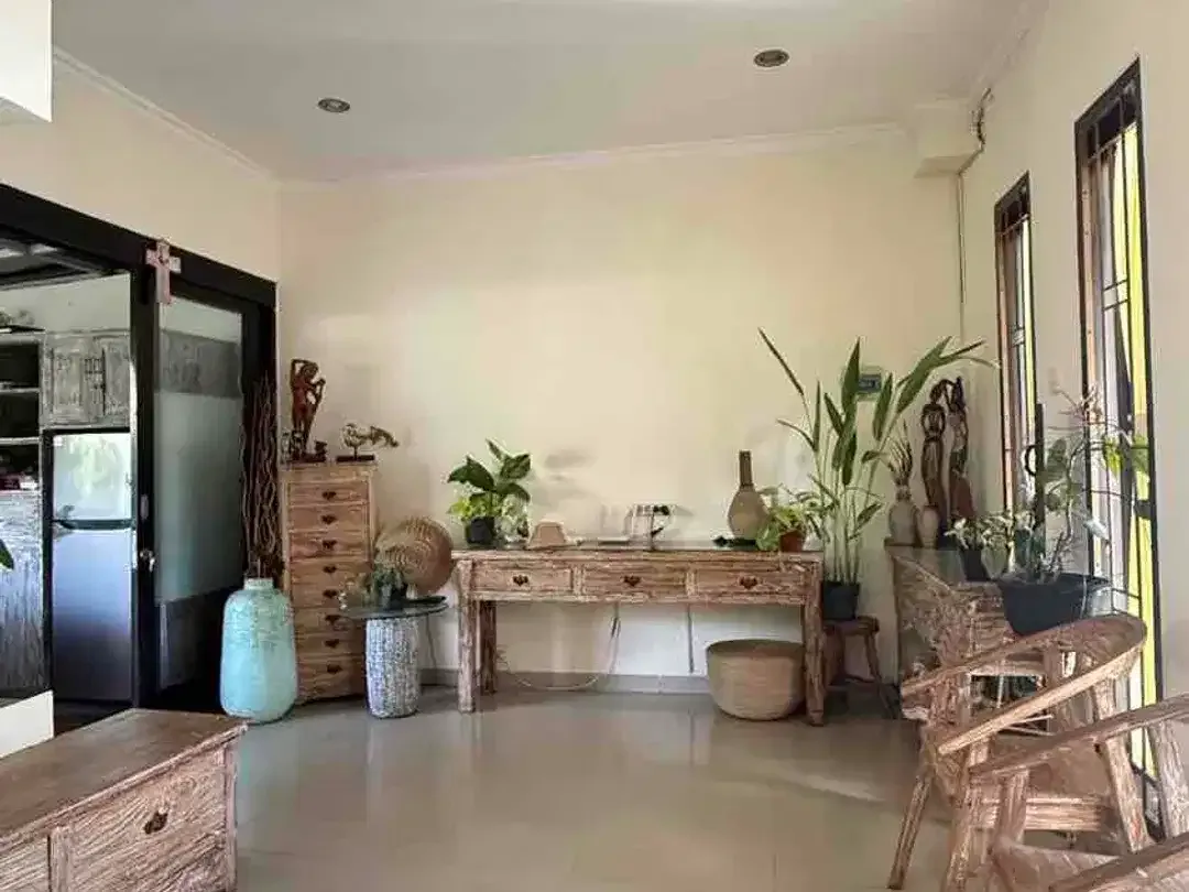 DIJUAL RUMAH FULL FURNISHED – ONE GATE SYSTEM DI UNGASAN, KUTA SELATAN, BALI - Image 3 of 10