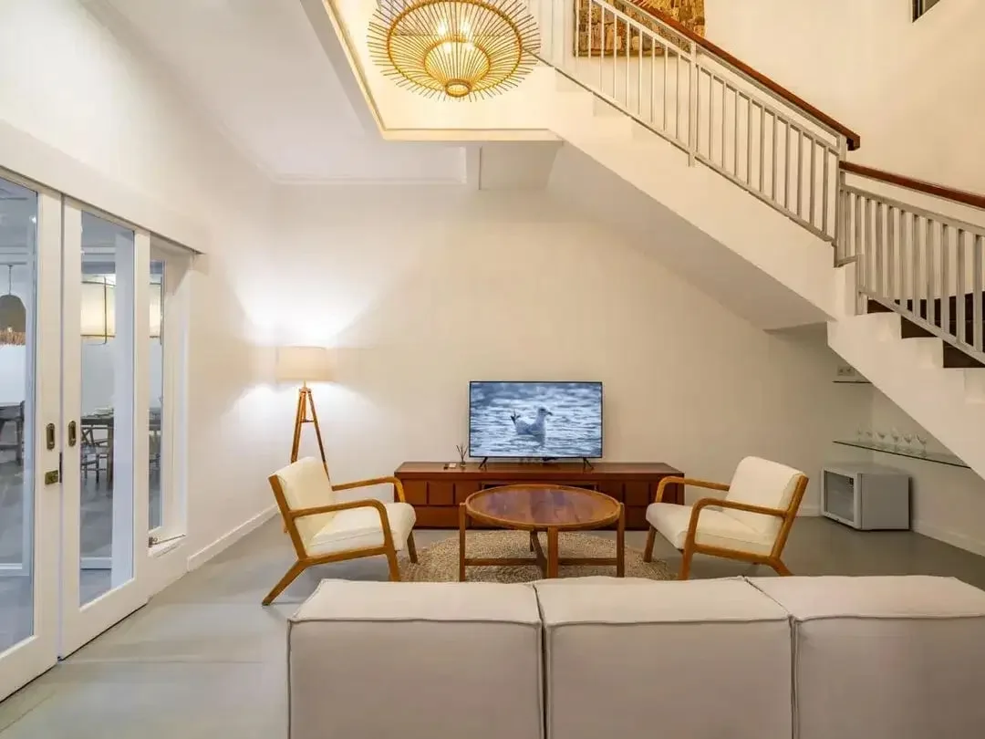 VILLA for Sale  Prime Location, walking distance to Canggu Beach, Famous Restaurants and Cafes - Image 2 of 10