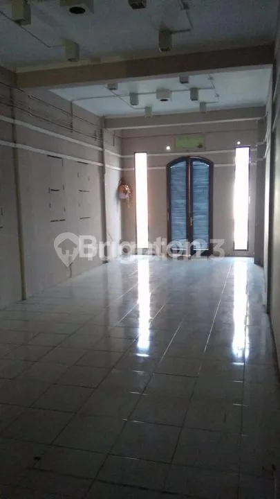 Ruko 3 lantai ditengah kota Denpasar barat dilokasi yang strategis dekat dengan Mall, Bank, pertokoan serta perkantoran - Image 3 of 4