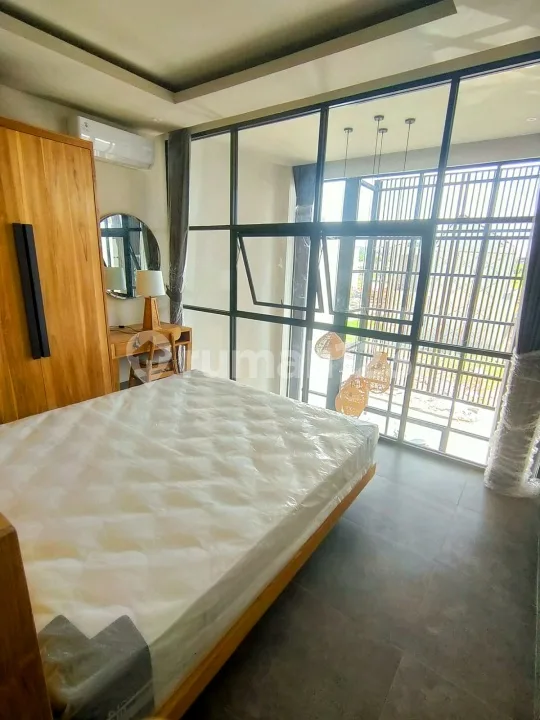 Luxury Villa Furnished Kawasan Premium Dekat Pantai Batu Bolong - Image 3 of 4
