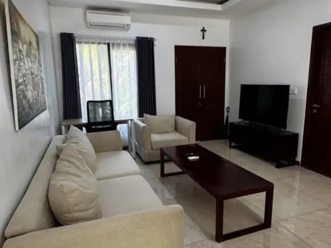 Rumah Semi Villa Di Royal Garden Residence - Image 4 of 10