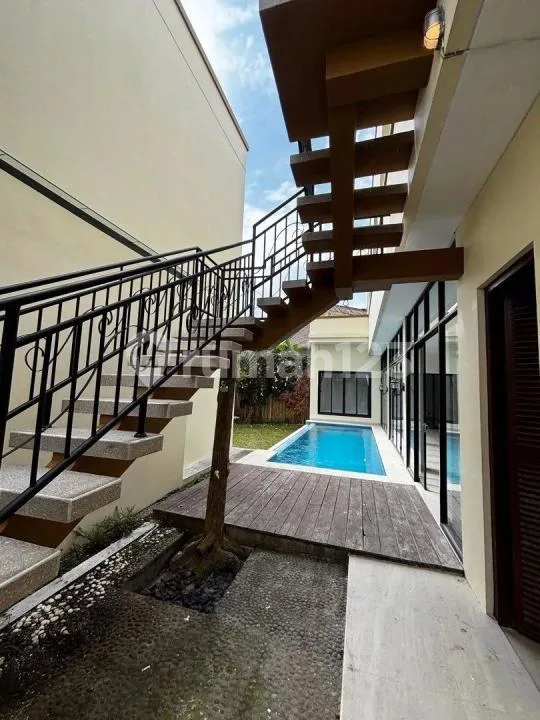 Sewa Villa 4Br Pererenan Pool Rooftop - Image 2 of 4