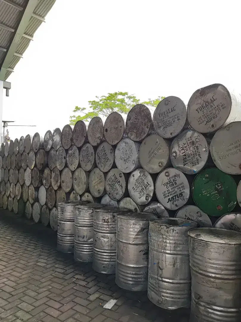 Drum besi bekas oil / resin - Image 1 of 3