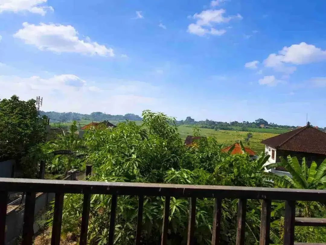 Rumah 2Lt 255M2 View Sawah Ry di Tunjung Tutur Peguyangan Jl5mtr Aspal - Image 2 of 4