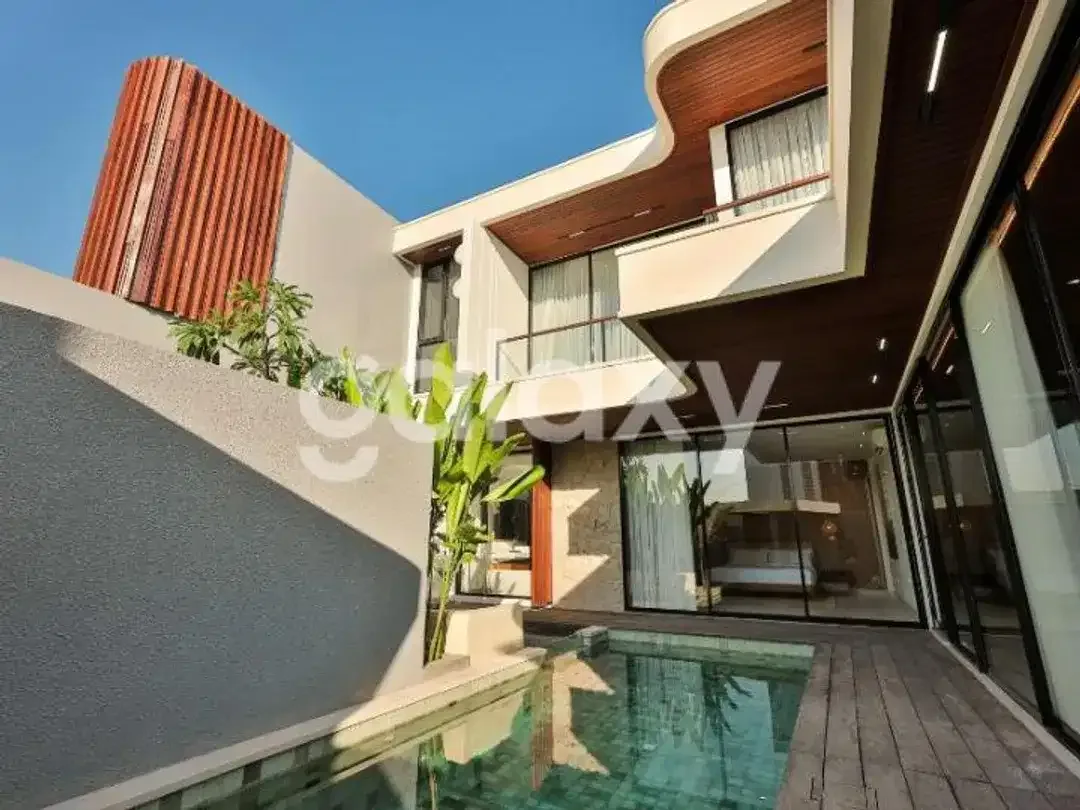 VILLA TROPIS MODERN MINIMALIS DEKAT CANGGU DI BUDUK MENGWI BADUNG, BALI - Image 1 of 10