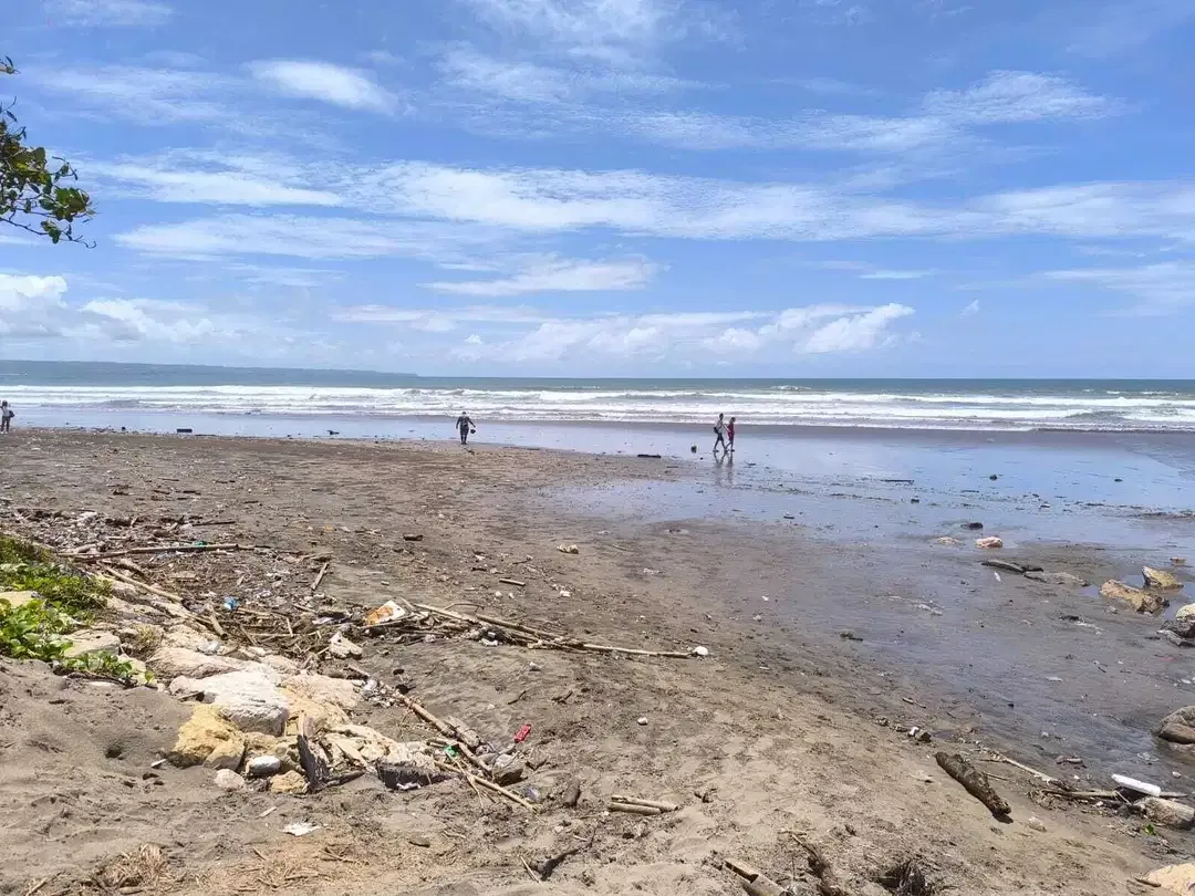 Tanah Premium Beach Front Pantai Seminyak badung - Image 1 of 10