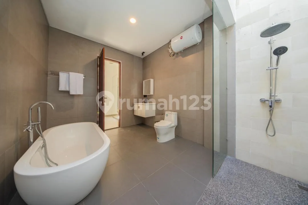 Modern 3Br Villa Aria In Nusa Dua - Private Pool - Image 2 of 4