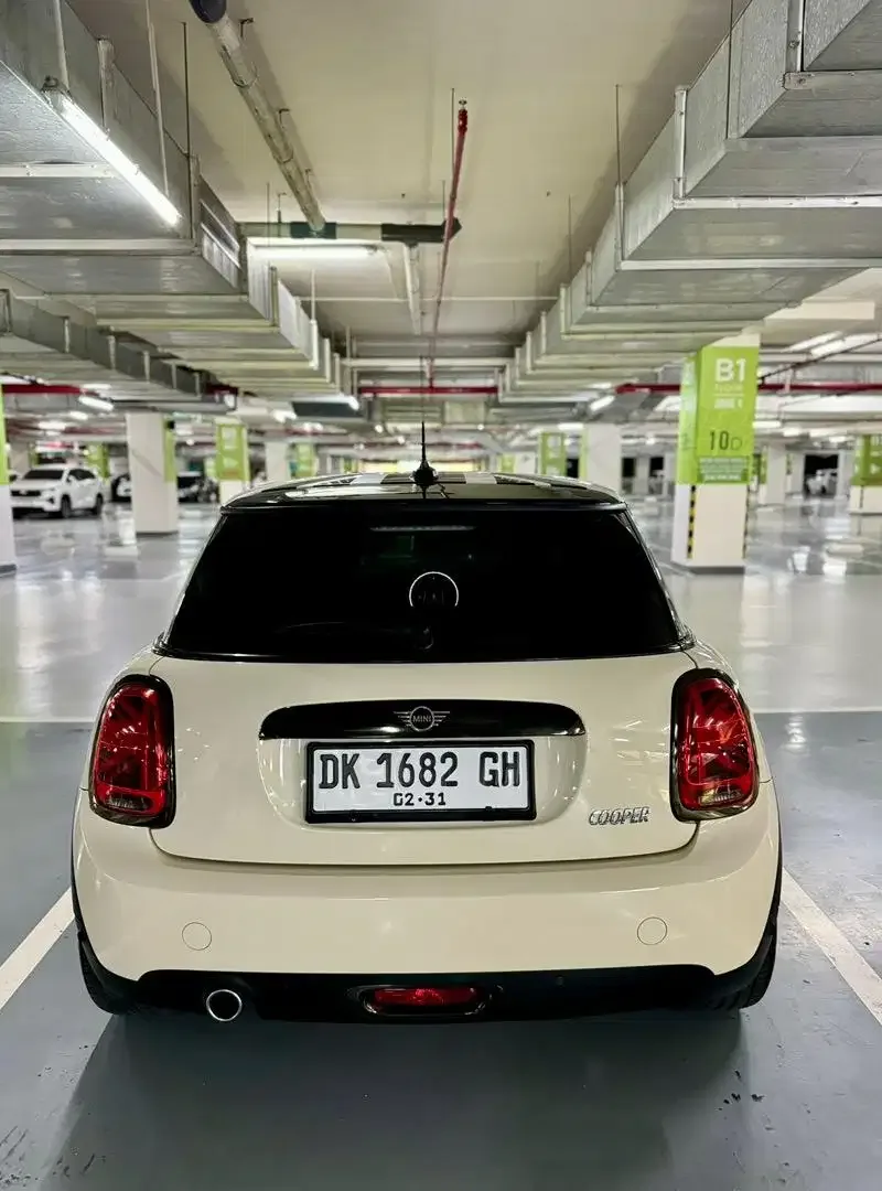 MINI COOPER 2018 LOW KM - Image 6 of 10