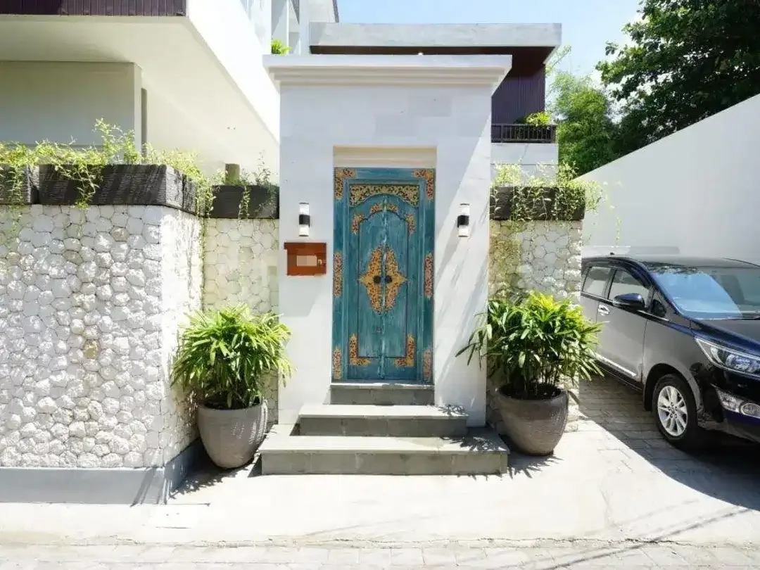 Villa Modern Baru 4 Kamar di Berawa, Canggu - Lokasi Premium - Image 8 of 9