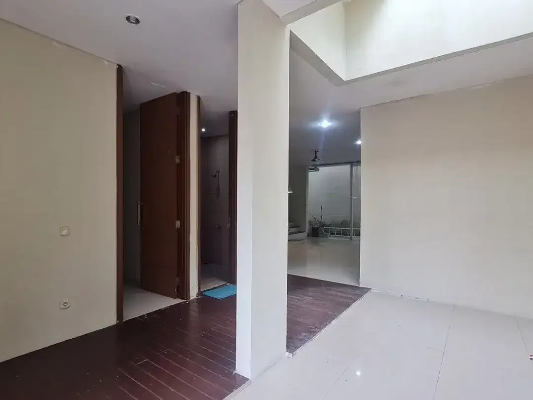 Rumah Eksklusif 5 Kamar Tidur Dijual di Denpasar Utara Area - Image 10 of 10