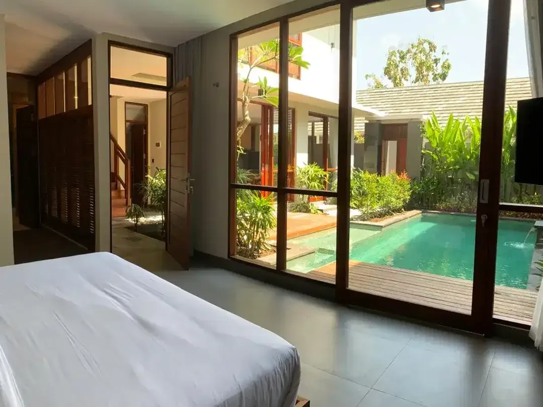 Beautiful 3 Bedrooms Brand New Villa With Complete Furniture in Jimbaran - Image 3 of 10