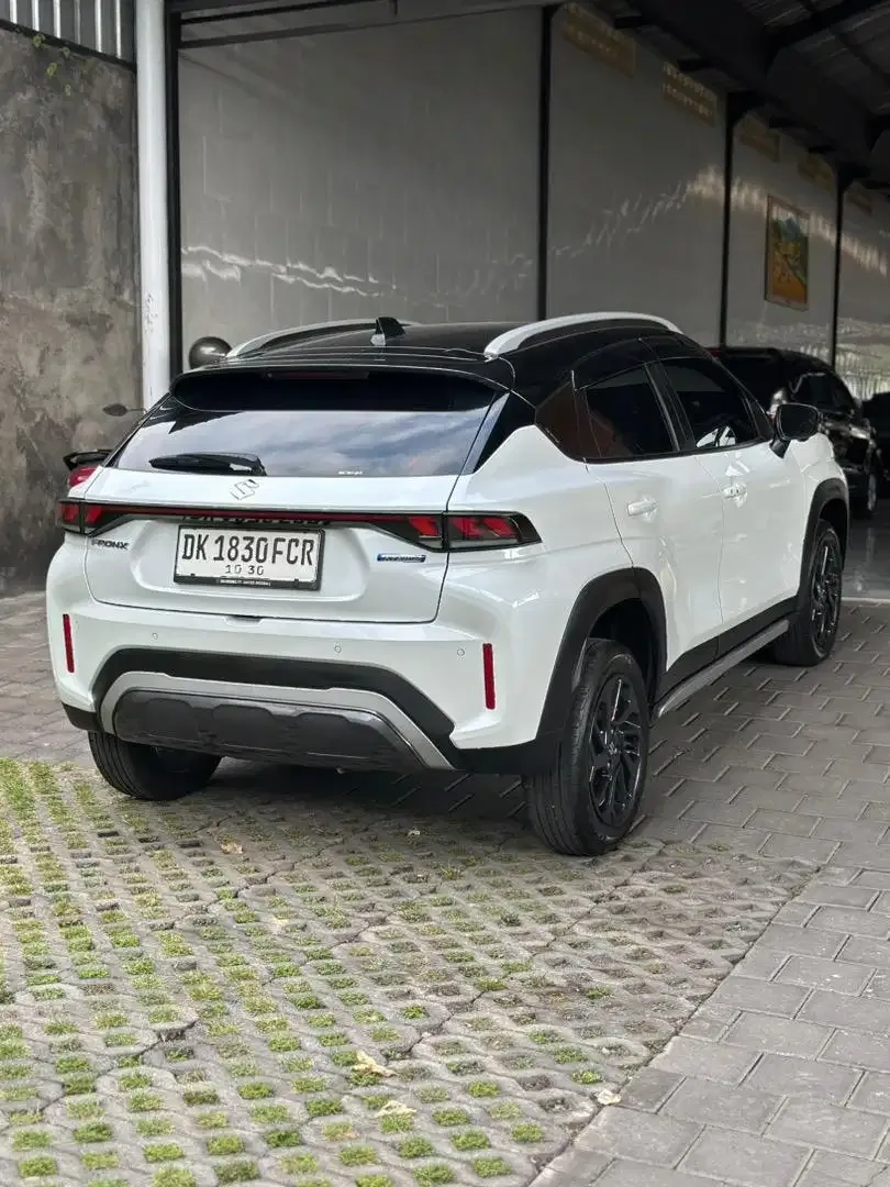 FRONX SGX 2025 HYBRID MATIC ASLI BALI LOW KM SEPERTI BARU - Image 3 of 10