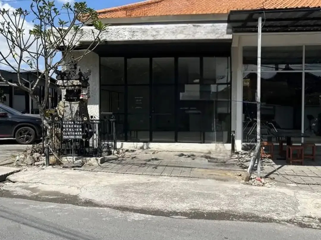 Strategic Shop Space For Rent, In Canggu Area - Image 1 of 2