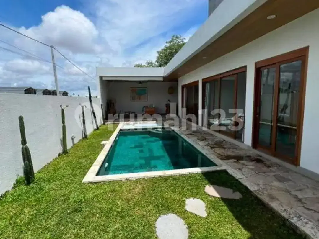 Villa 2 KT di Kerobokan Kedampang, Private Pool, Rooftop View Sawah - Image 2 of 5