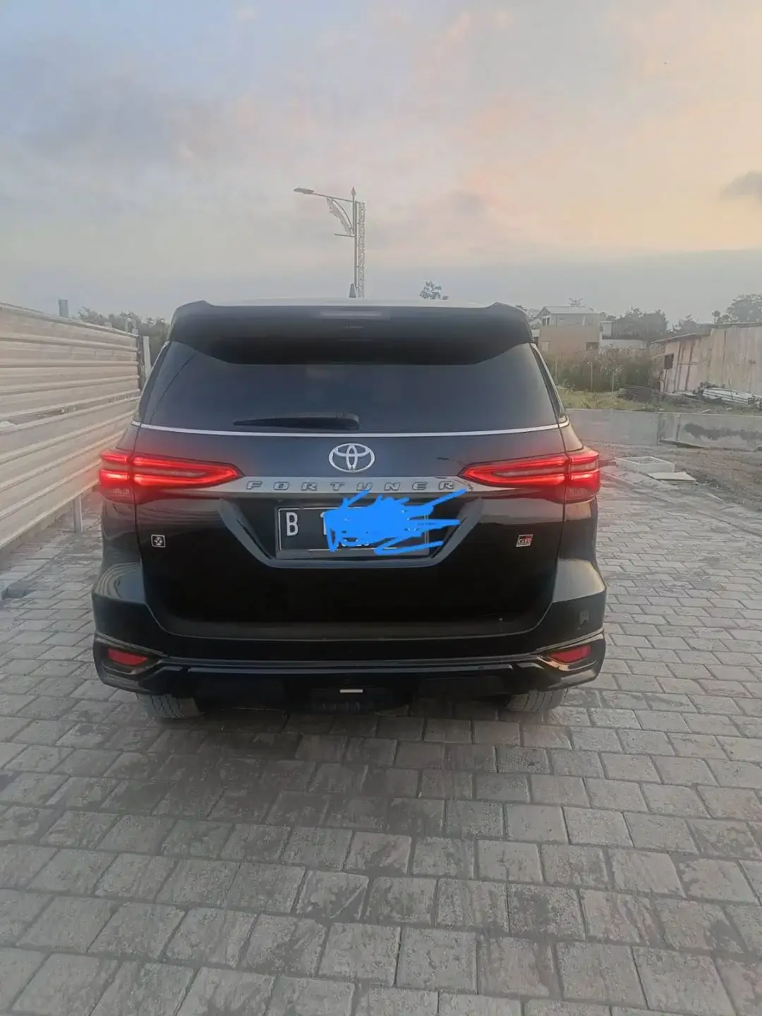 Fortuner diesel low km plat B - Image 2 of 2