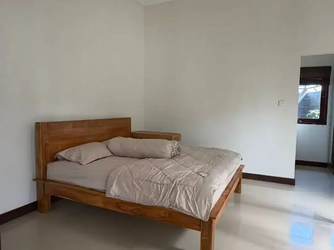 Rumah Modern Fully Furnished Dijual di Canggu dengan Private Pool - Image 6 of 7
