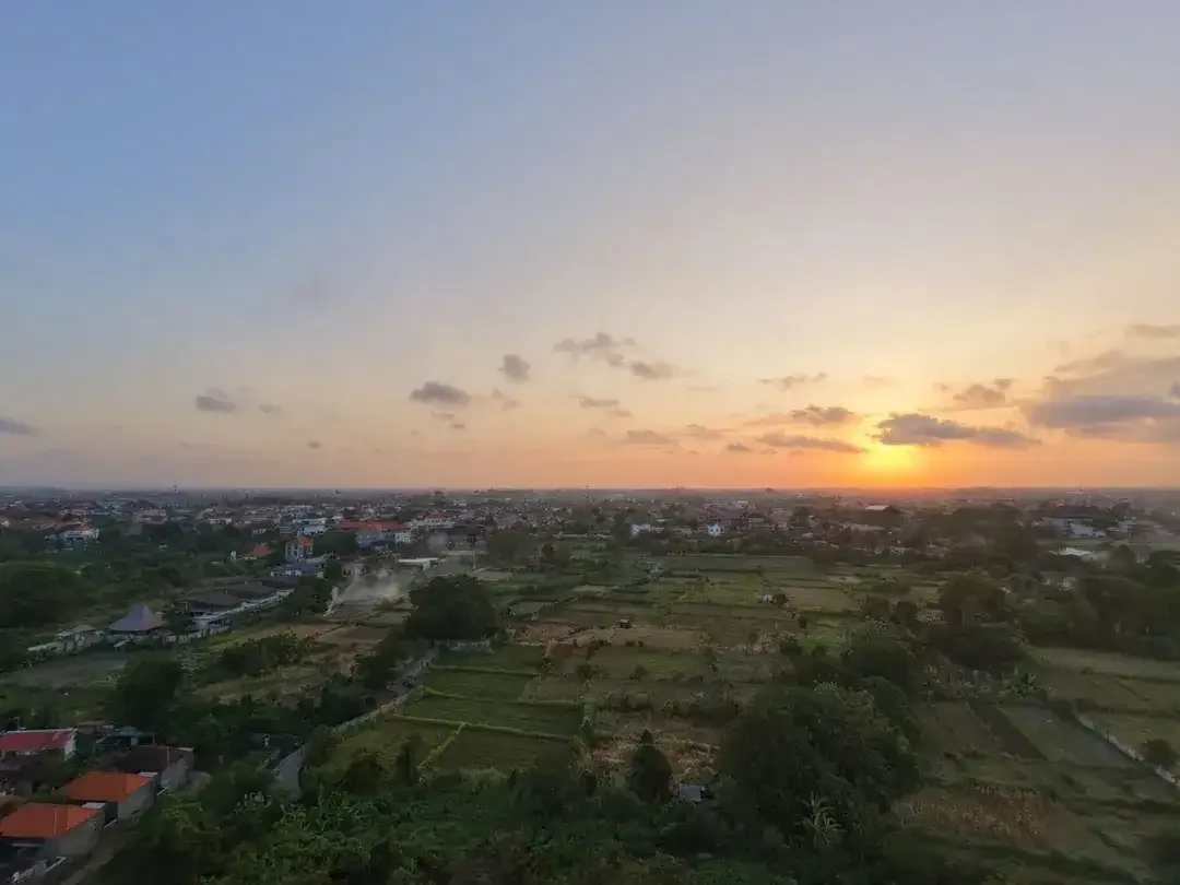 DIJUAL TANAH BEACHFRONT PREMIUM 4,77 HEKTARE DI PANTAI PADANG GALAK SANUR DENPASAR – ZONA PARIWISATA, GARIS PANTAI 168 METER, DEKAT BALI INTERNATIONAL - Image 7 of 8