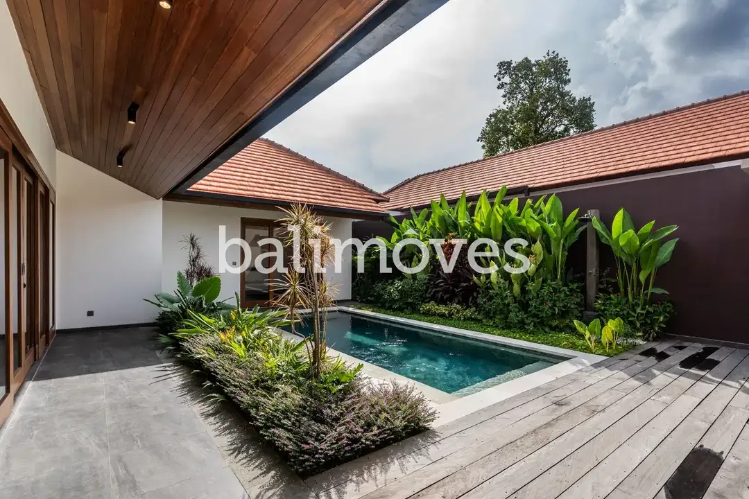 Vila Baru Yang Cantik Tiga Kamar Tidur Di Kompleks Tepi Pantai Sanur - Image 6 of 10