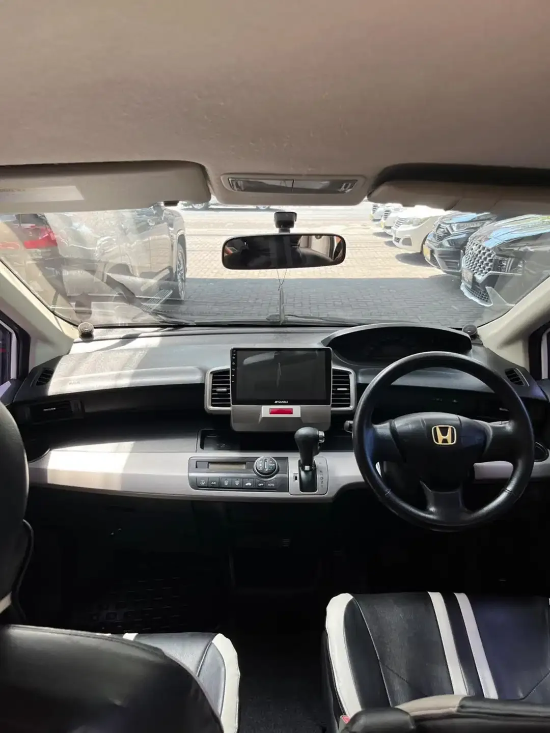 Honda Freed E 2012 putih - Image 10 of 10