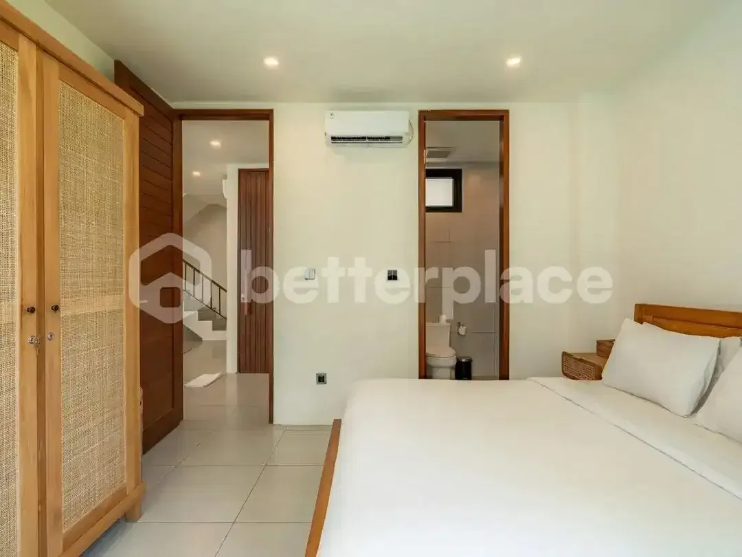 Modern 4 Bedroom Villa in Batu Bolong, Canggu – Prime Location 7 Minutes to the Beach - Image 9 of 10