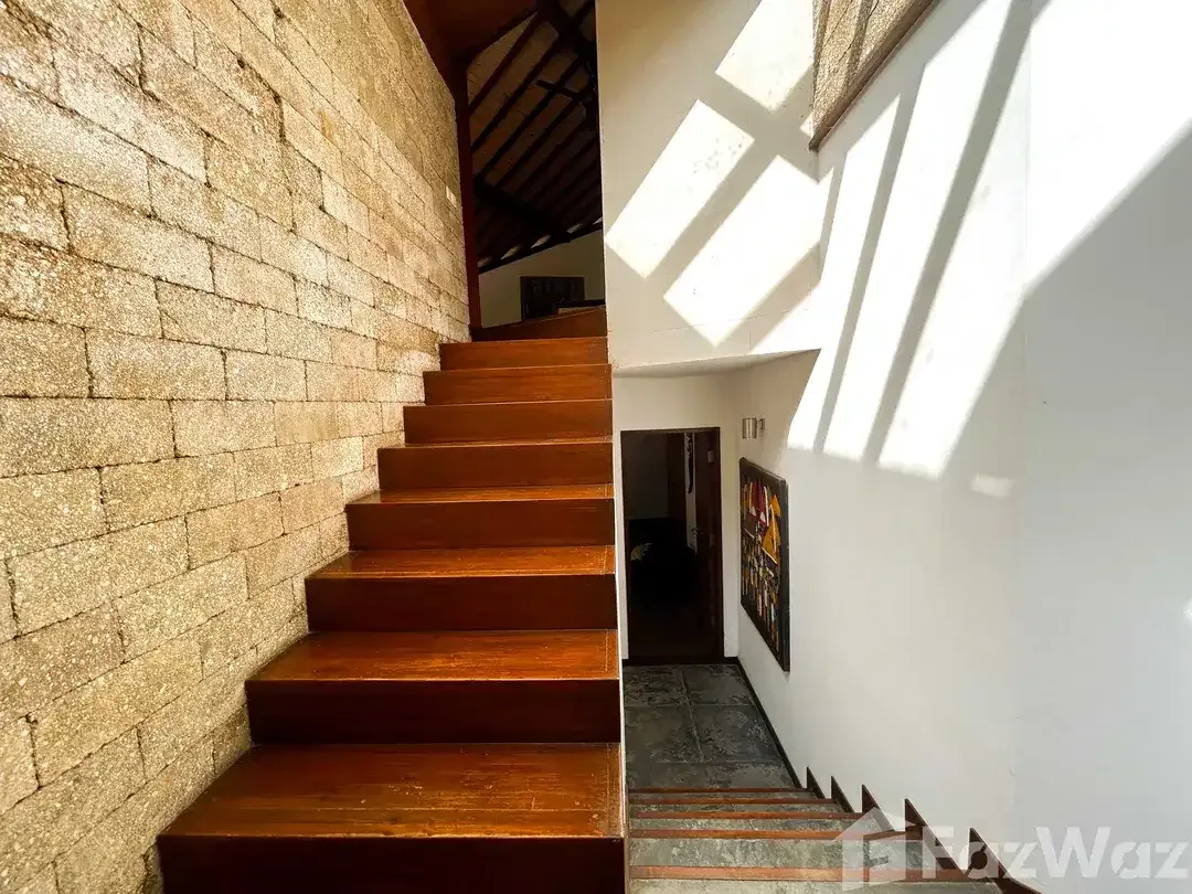 5 Bedroom Villa for sale in Kerambitan, Bali - Image 9 of 10
