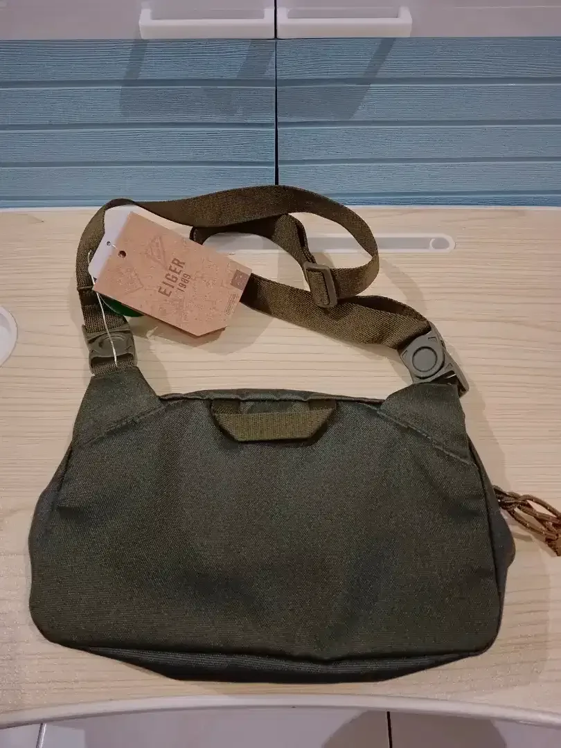Tas Selempang Merk EIGER DIJAMIN 100% ORIGINAL Army UK.2L 22.5x7x15cm - Image 4 of 10