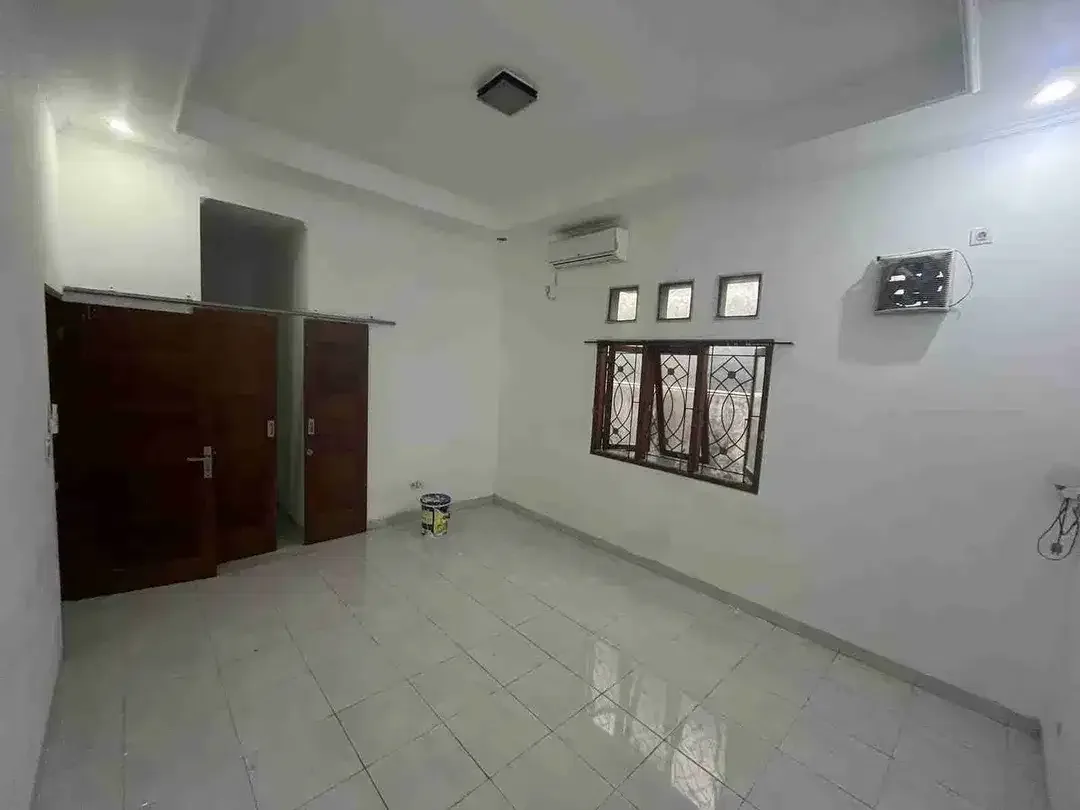 Rumah 2 Lantai Renon Dekat Lapangan Puputan - Image 4 of 10