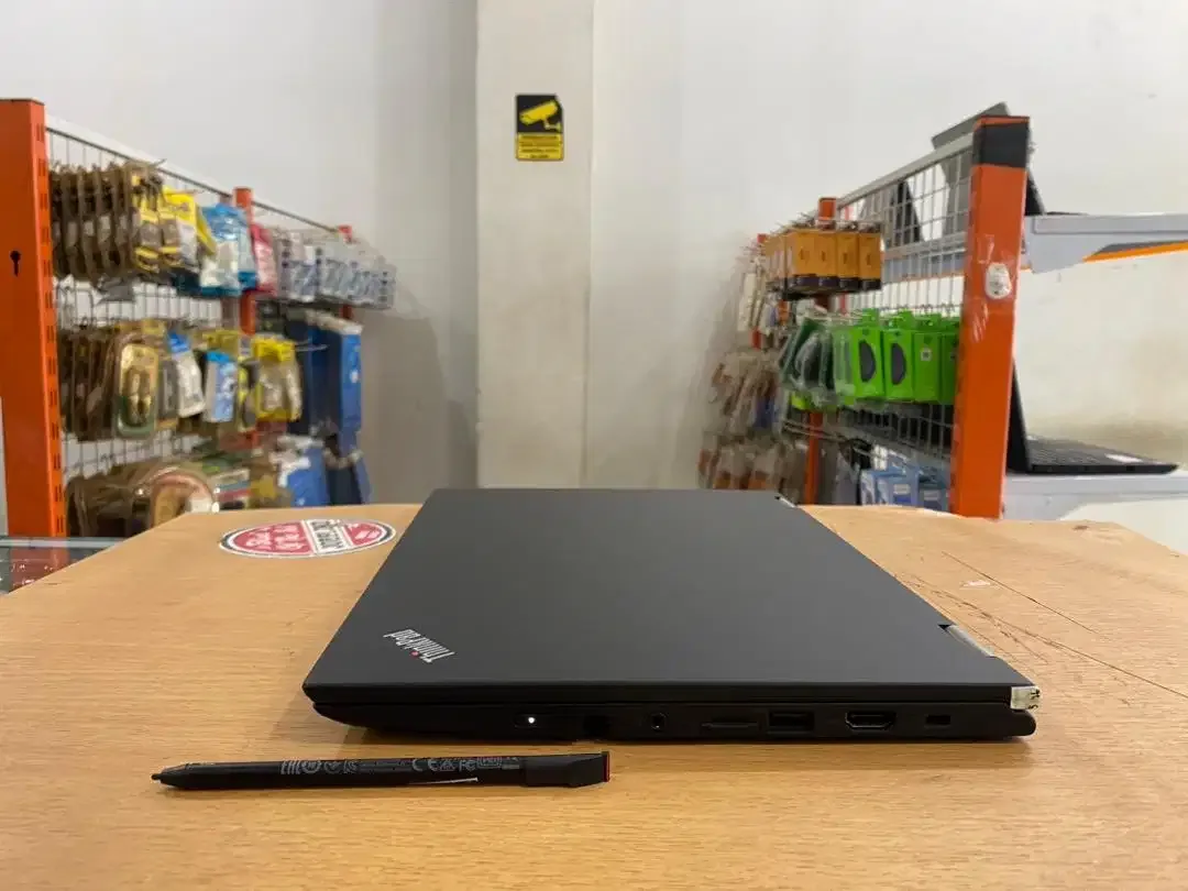Lenovo ThinkPad X380 Yoga Core i7Gen8 Ram 16GB SSD 256GB Touchscren - Image 8 of 10