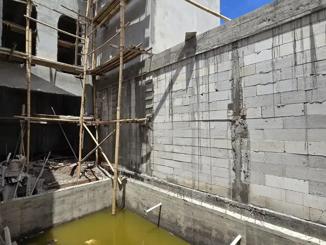 DI JUAL VILLA ON PROGREES : SAAT INI PEMBANGUNAN DI 70%. LOKASI DI JALAN PANTAI BALANGAN - Image 4 of 10