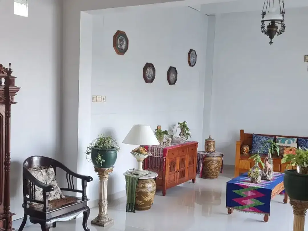Freehold-Family-Friendly House for Sale in Padang Sambian, Bali - Image 4 of 10