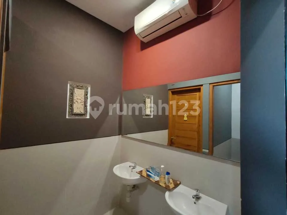 Dijual Ruko 4 Lantai Jln. Drupadi Seminyak Badung-Bali - Image 1 of 4