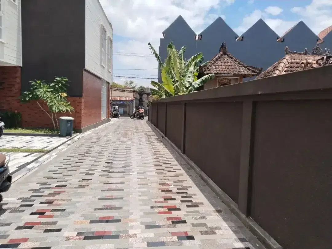 RUMAH 2 LANTAI GAYA AMERICAN CLASSIC DI GN SALAK PADANGSAMBIAN DENPASAR DEKAT RS - Image 8 of 10