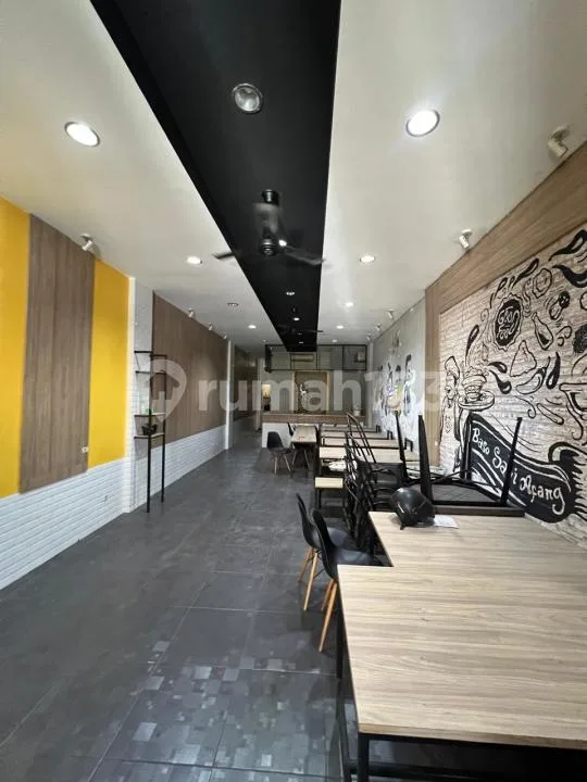 Dijual Ruko 3 Lantai di Jalan Dewi Sri Kuta - Image 1 of 4
