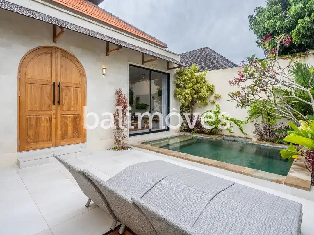 Villa Baru dengan Tiga Kamar Tidur yang Menawan di Sanur - Image 4 of 10