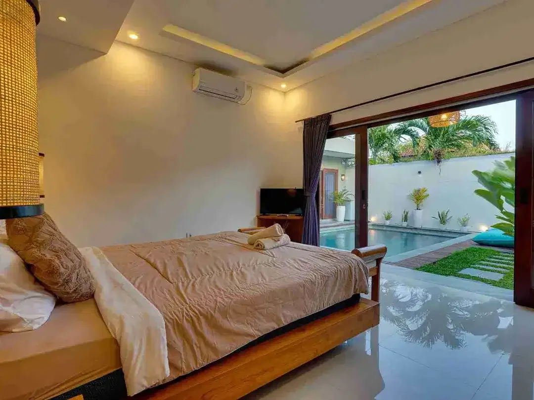 VILLA FOR RENT UMALAS 2 BEDROOM ENCLOSED LIVING & KITCHEN - Image 7 of 10