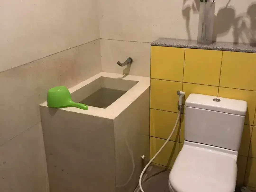 FOR RENT RUMAH SIAP HUNI 4BR KAWASAN BAGUS STARTEGIS DI DENPASAR BARAT - Image 10 of 10