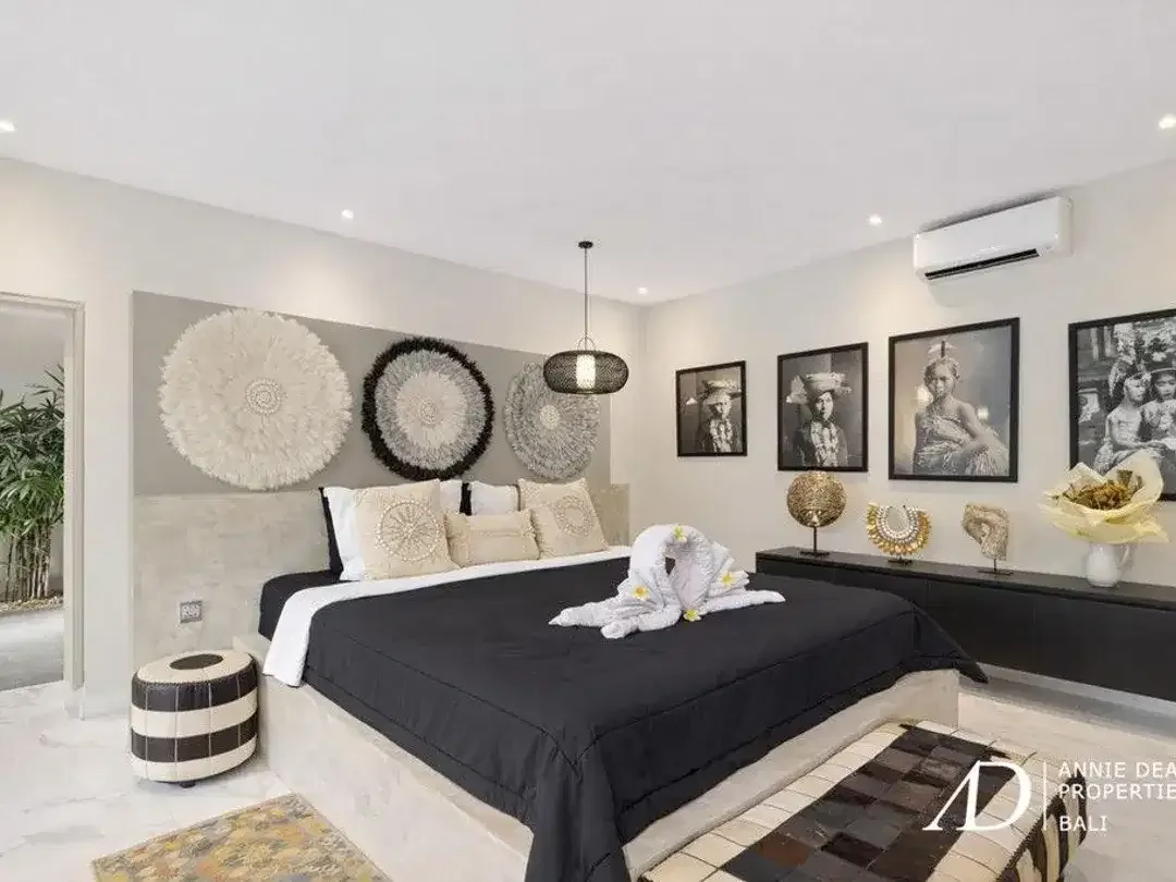 FREEHOLD | MODERN DESIGN VILLA IN PRIME SEMINYAK - Image 8 of 10