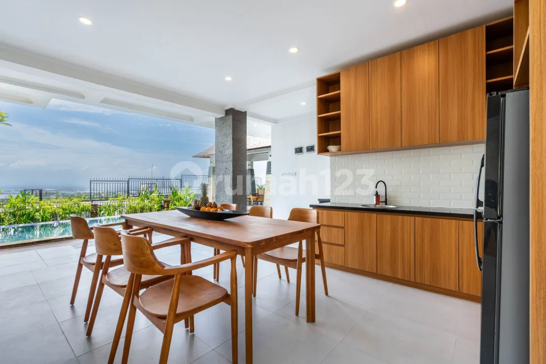 Villa Lantai 3 Dekat Gwk dan Pemandangan Laut Ada Kolam Renang Pribadi Full Furnished di Jimbaran - Image 4 of 4
