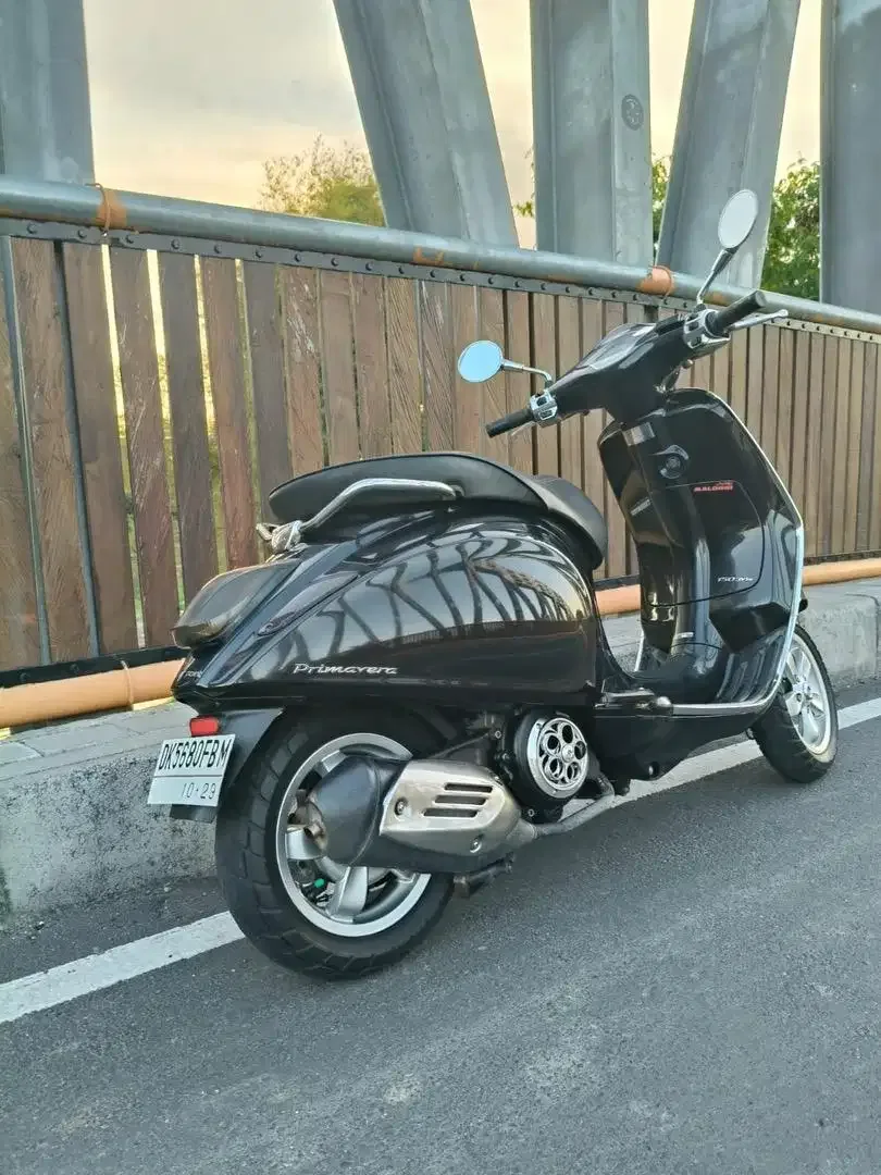 DIJUAL VESPA PRIMAVERA 150 - Image 3 of 5