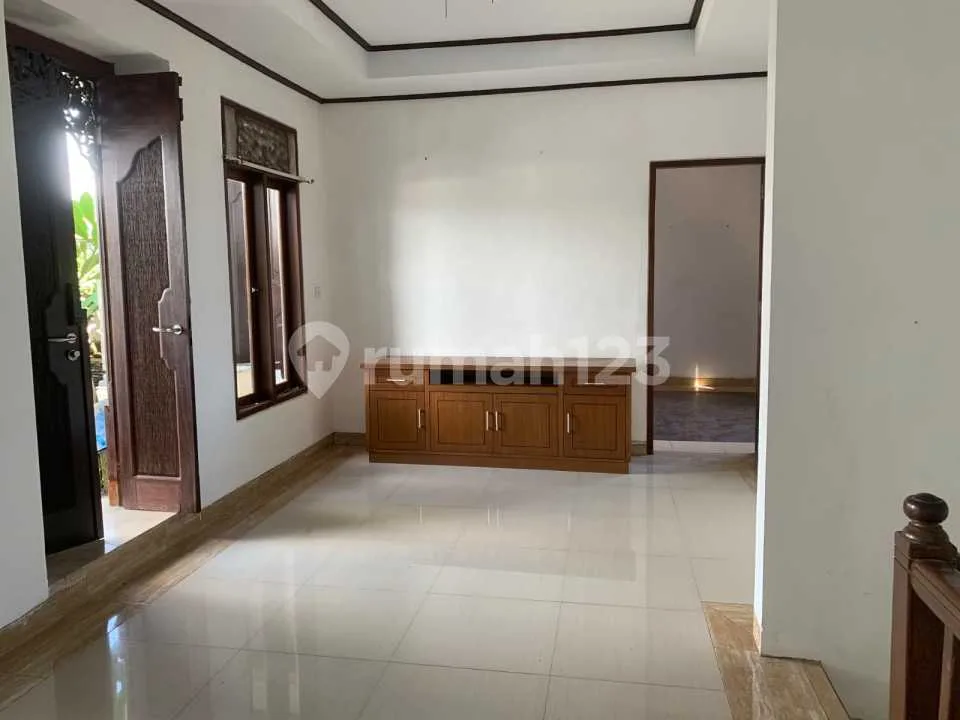 Rumah Luas 2 Lantai di Lokasi Strategis - Dalung, Badung - Image 4 of 4