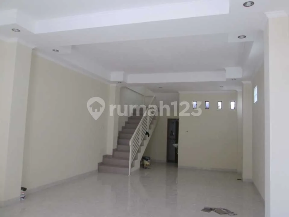 Ruko, 2 Lantai, Dekat Universitas di Tukad Pakerisan - Image 2 of 4