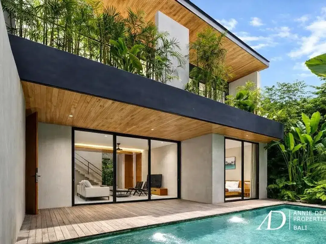 FREEHOLD | LUXURY DESIGNER VILLA IN PRIME BERAWA - CANGGU - Image 1 of 10